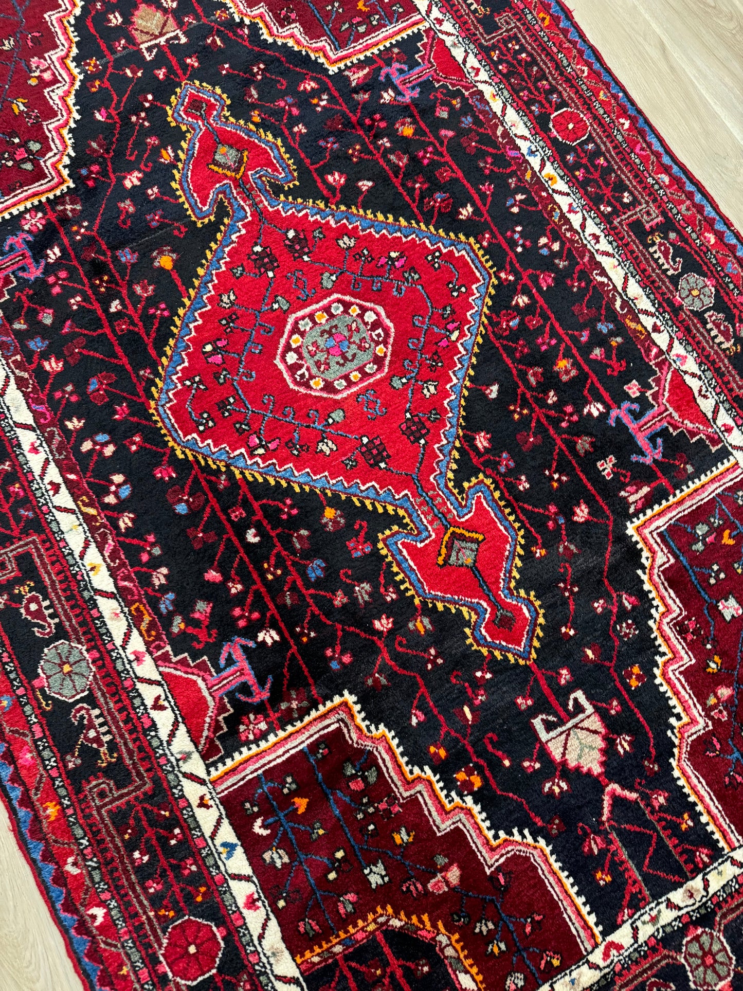 Alex 7’ 8” X 4’ 7” Excellent Hand-Knotted rug
