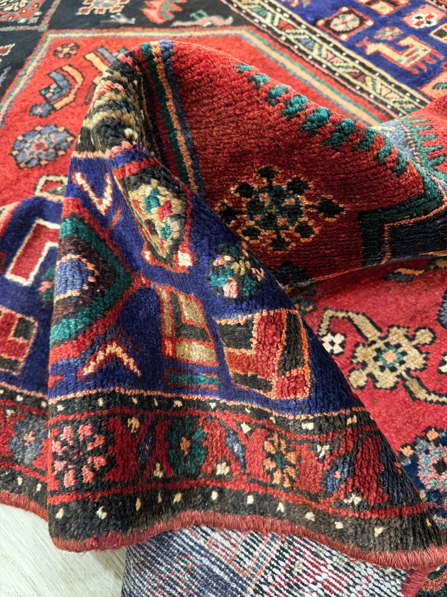 FAROUK 4'0" x 7'2" ft. Persian wool area rug, Traditional vintage Hand-Knotted carpet