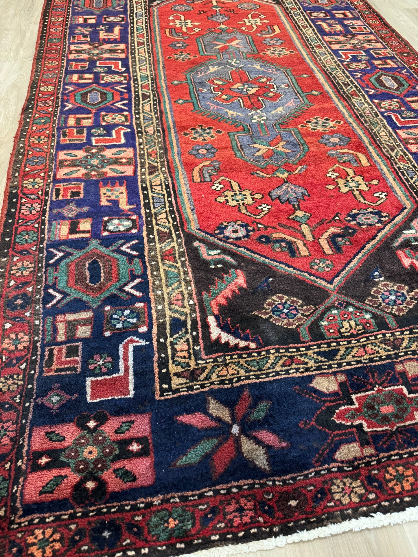FAROUK 4'0" x 7'2" ft. Persian wool area rug, Traditional vintage Hand-Knotted carpet