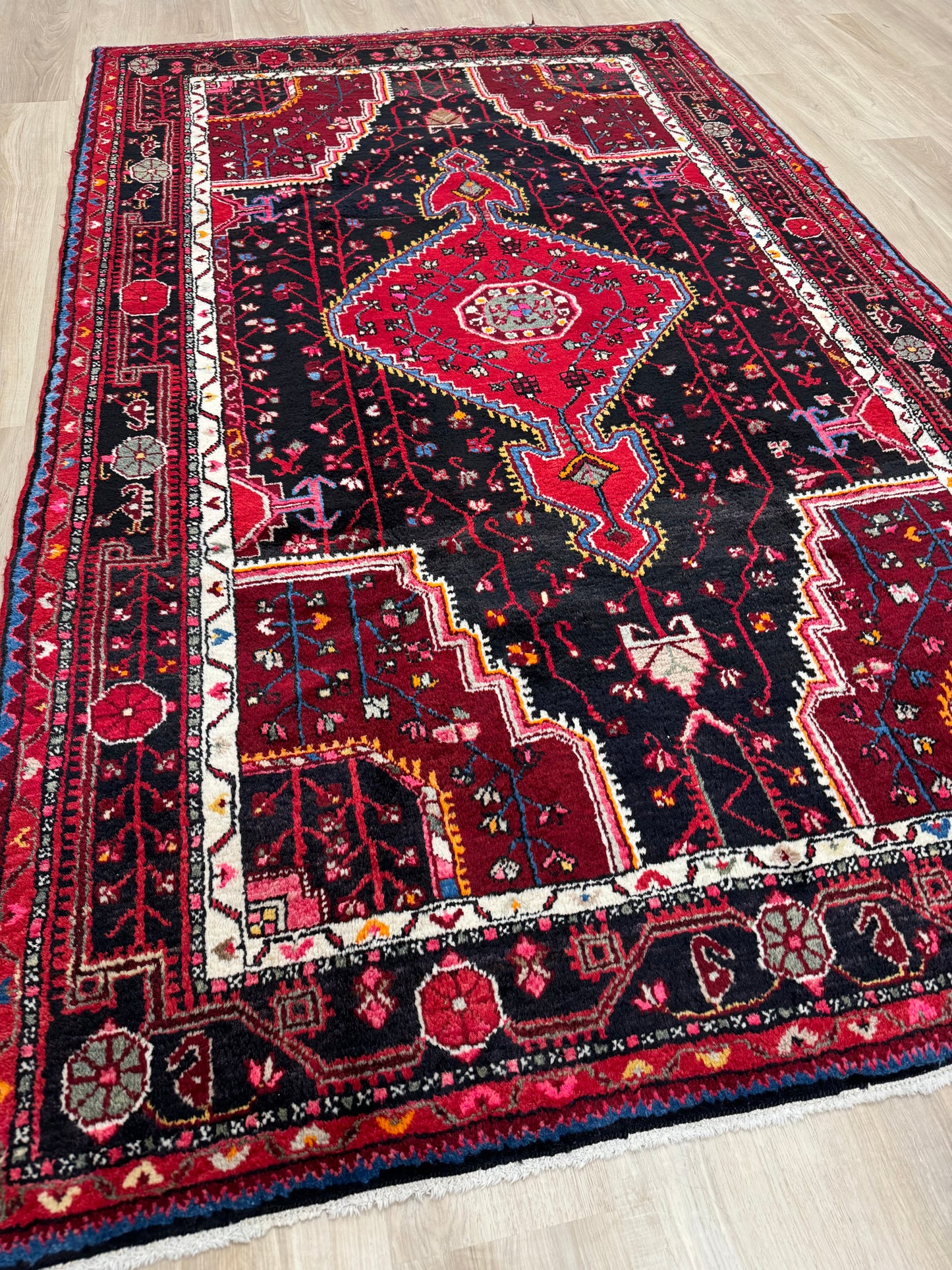 Alex 7’ 8” X 4’ 7” Excellent Hand-Knotted rug