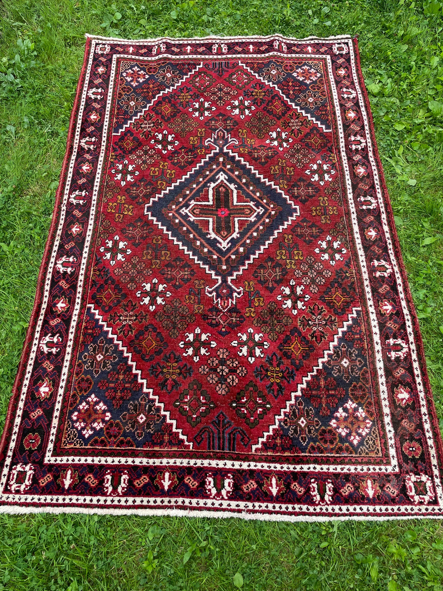 MIHAN 6' 9”x 4' 3”ft Shiraz tribal handmade rug