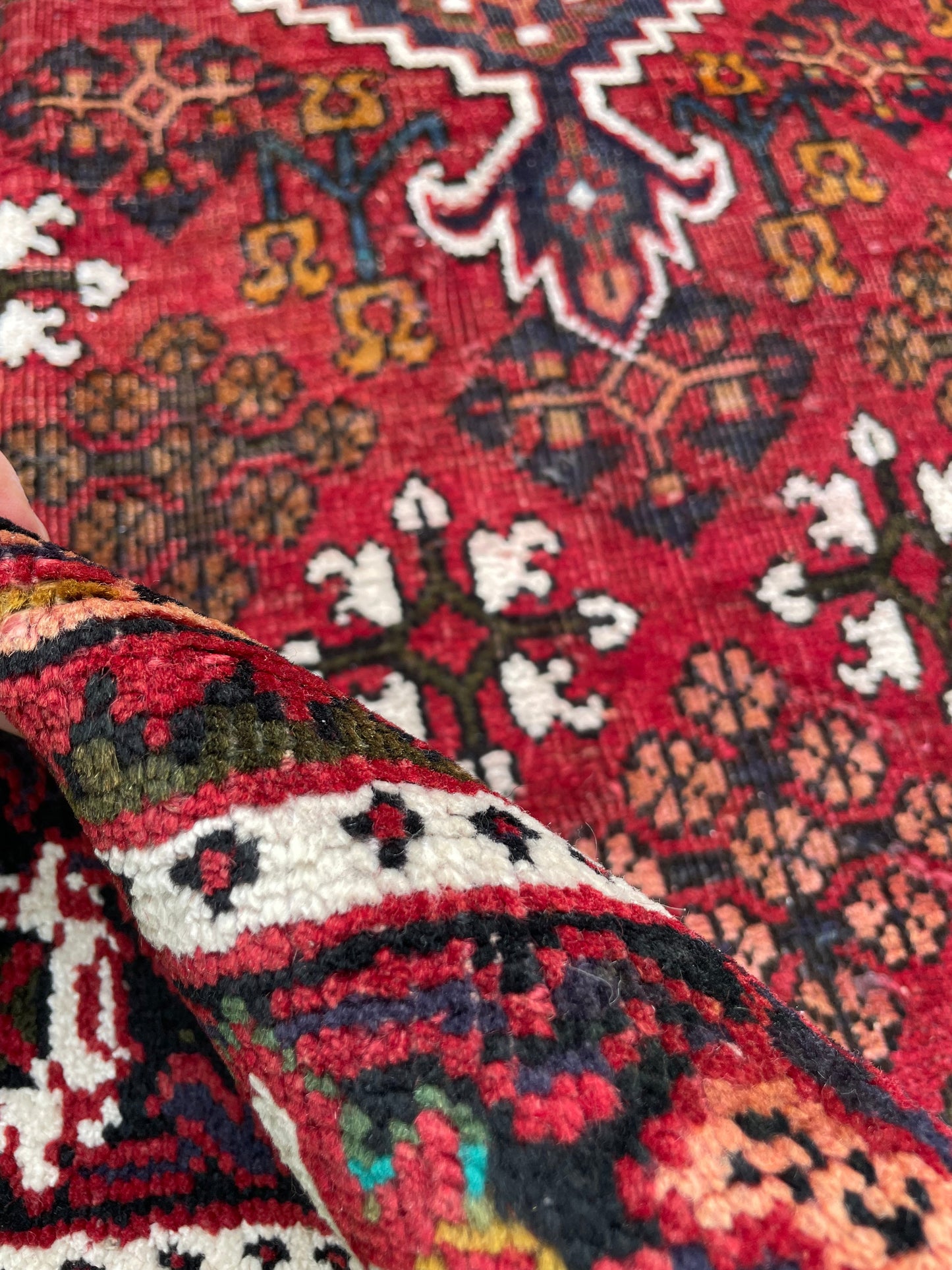 MIHAN 6' 9”x 4' 3”ft Shiraz tribal handmade rug