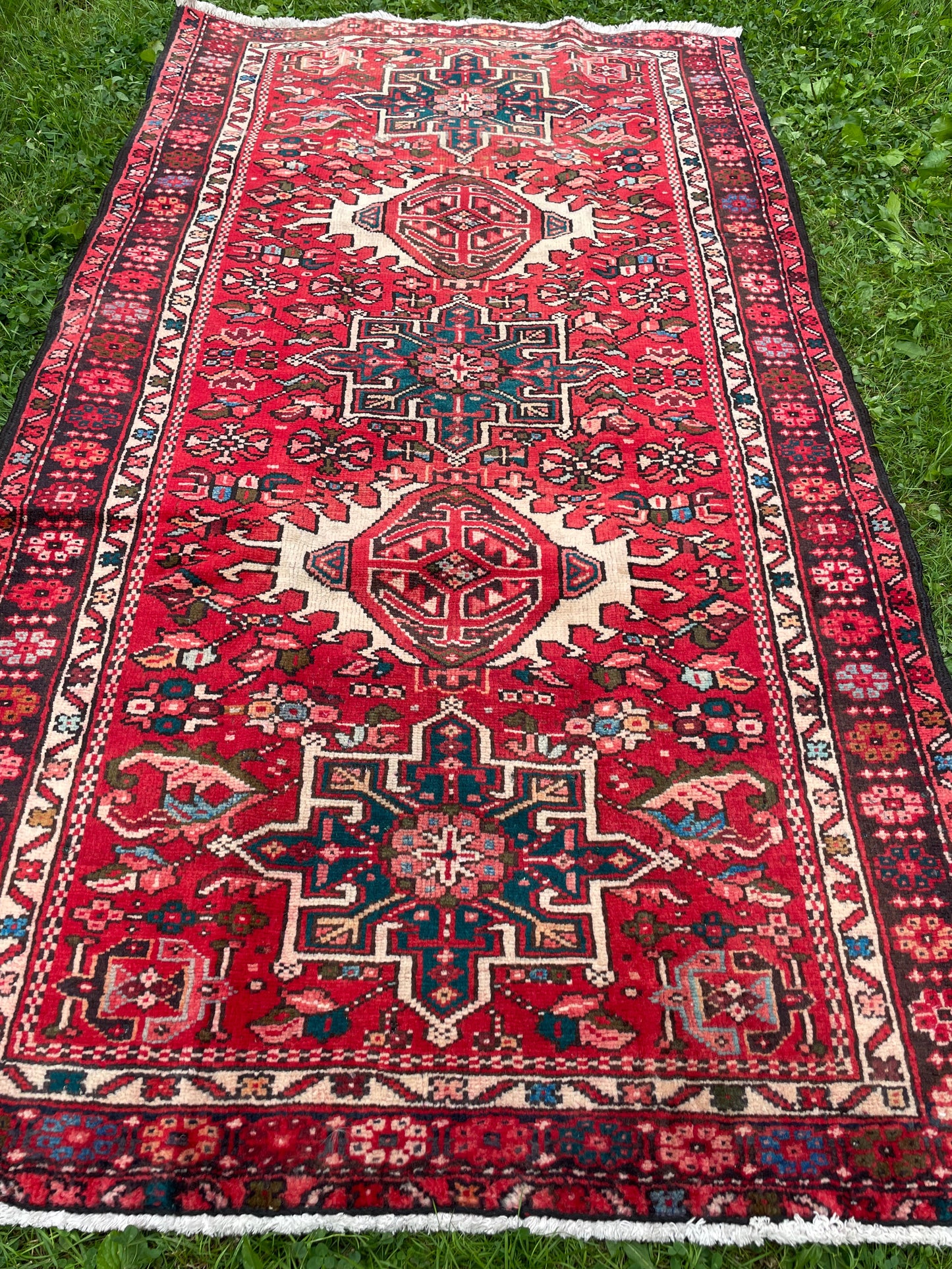 ISAAC 6’ 5 “ x 3’ 6” Red Karajah