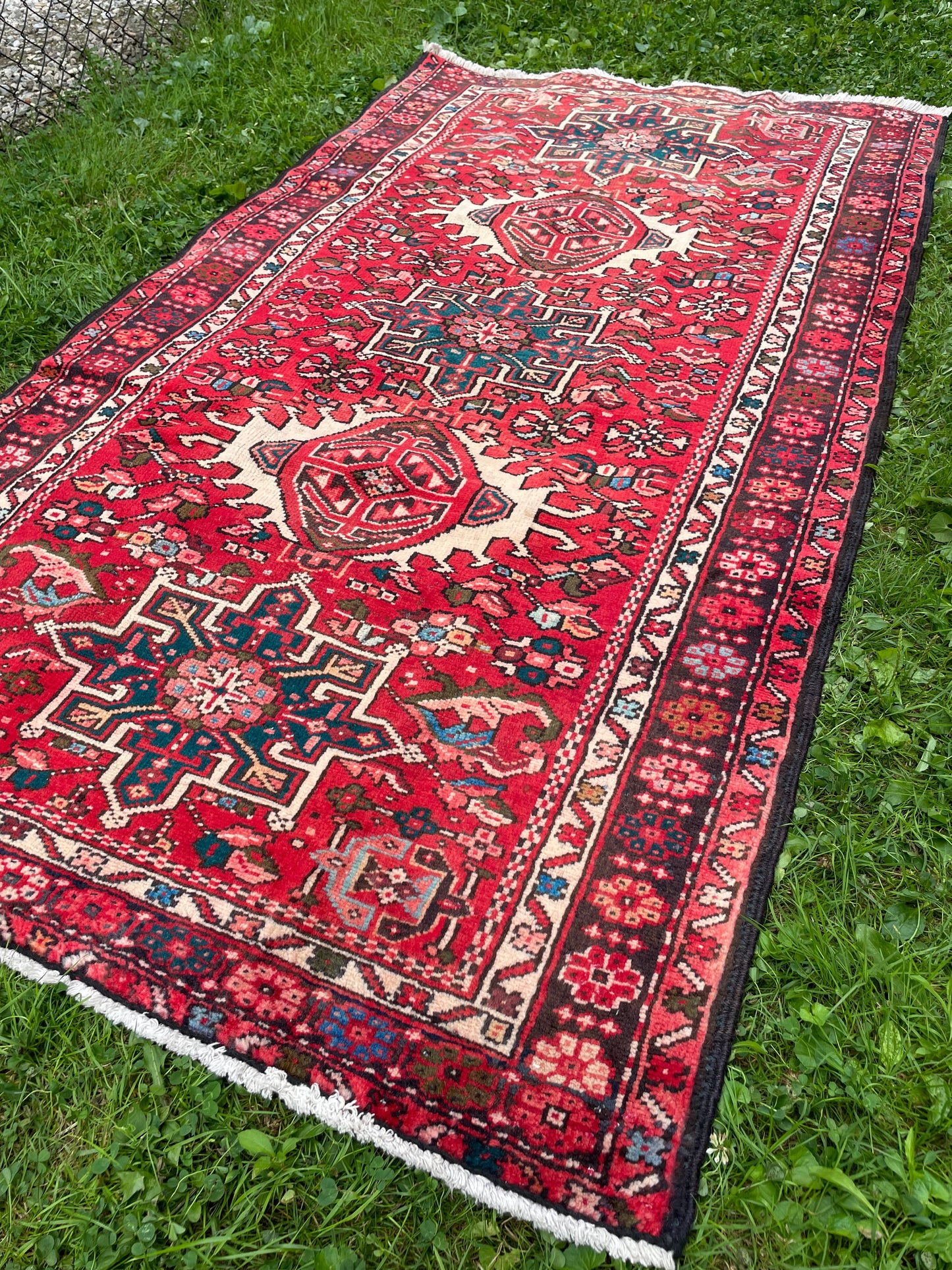ISAAC 6’ 5 “ x 3’ 6” Red Karajah