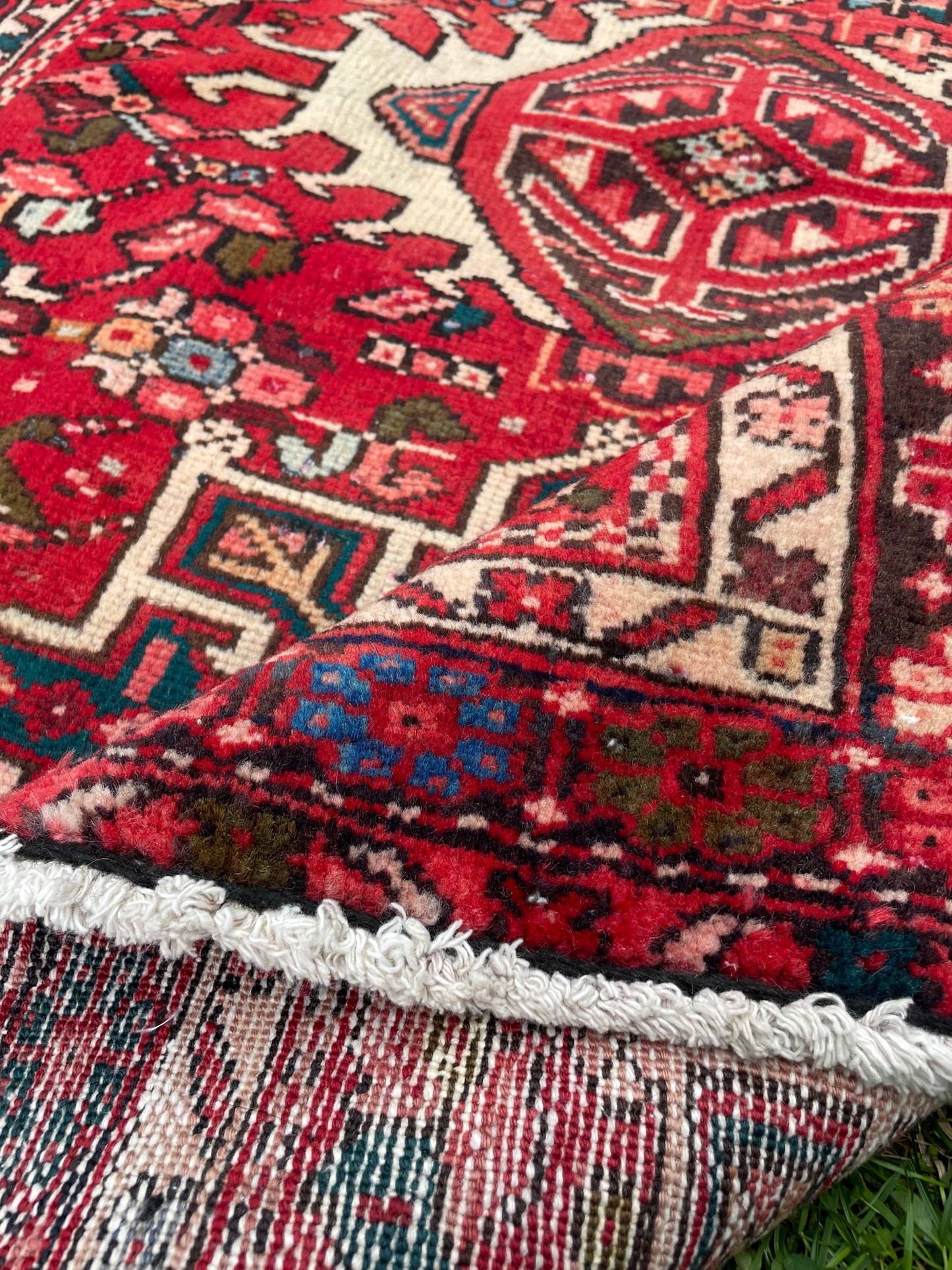ISAAC 6’ 5 “ x 3’ 6” Red Karajah