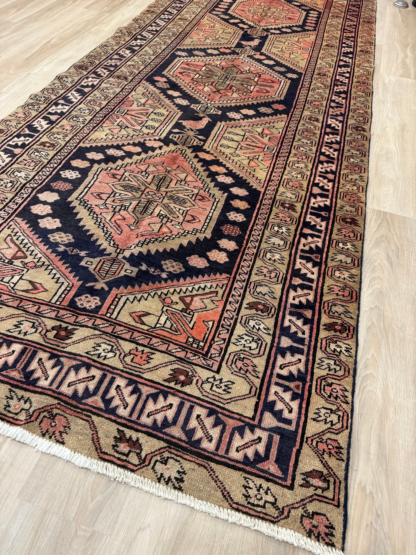 BRUNO 10' 6″ x 4′ 2″ ft. VINTAGE RUNNER