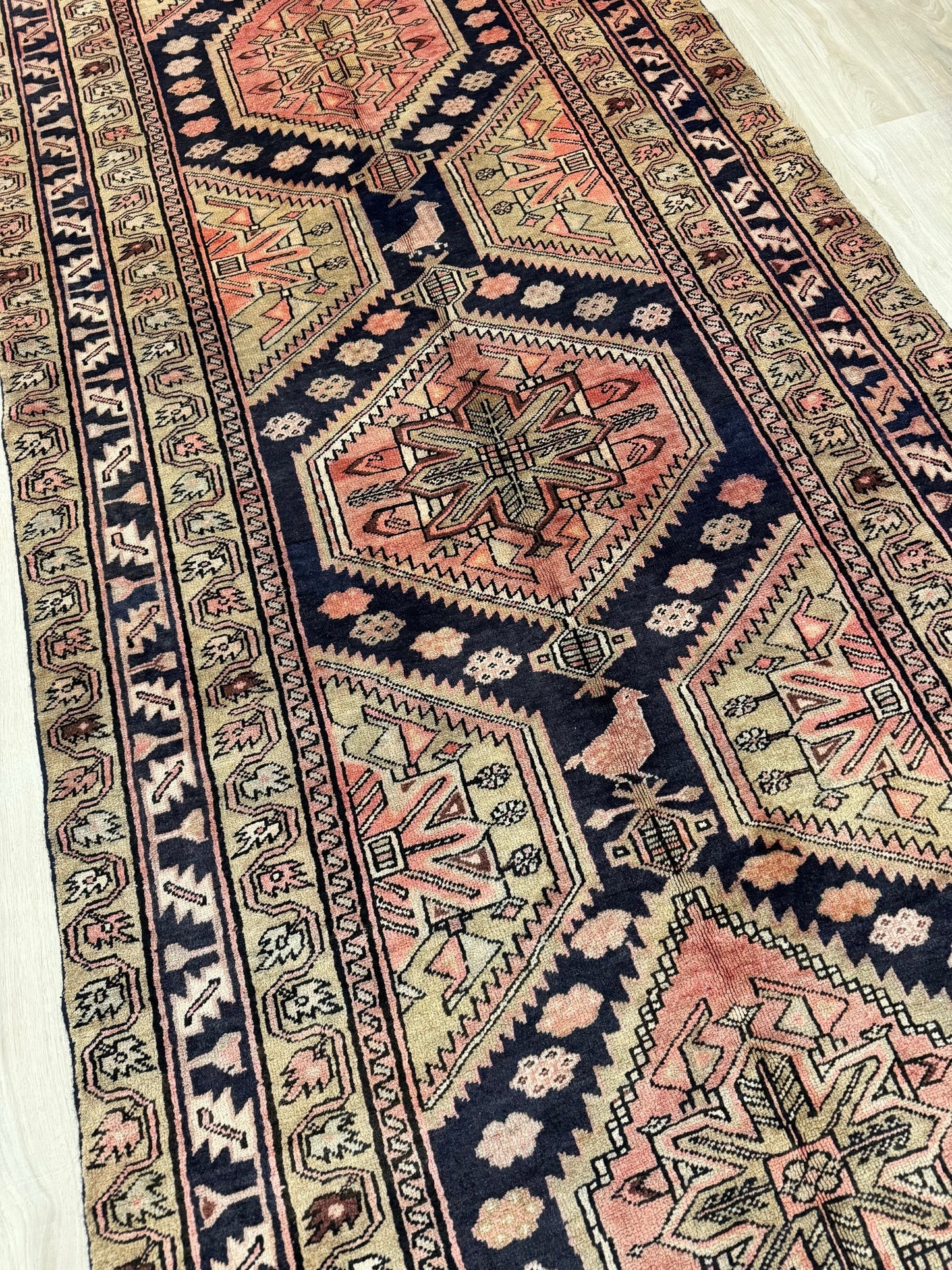 BRUNO 10' 6″ x 4′ 2″ ft. VINTAGE RUNNER