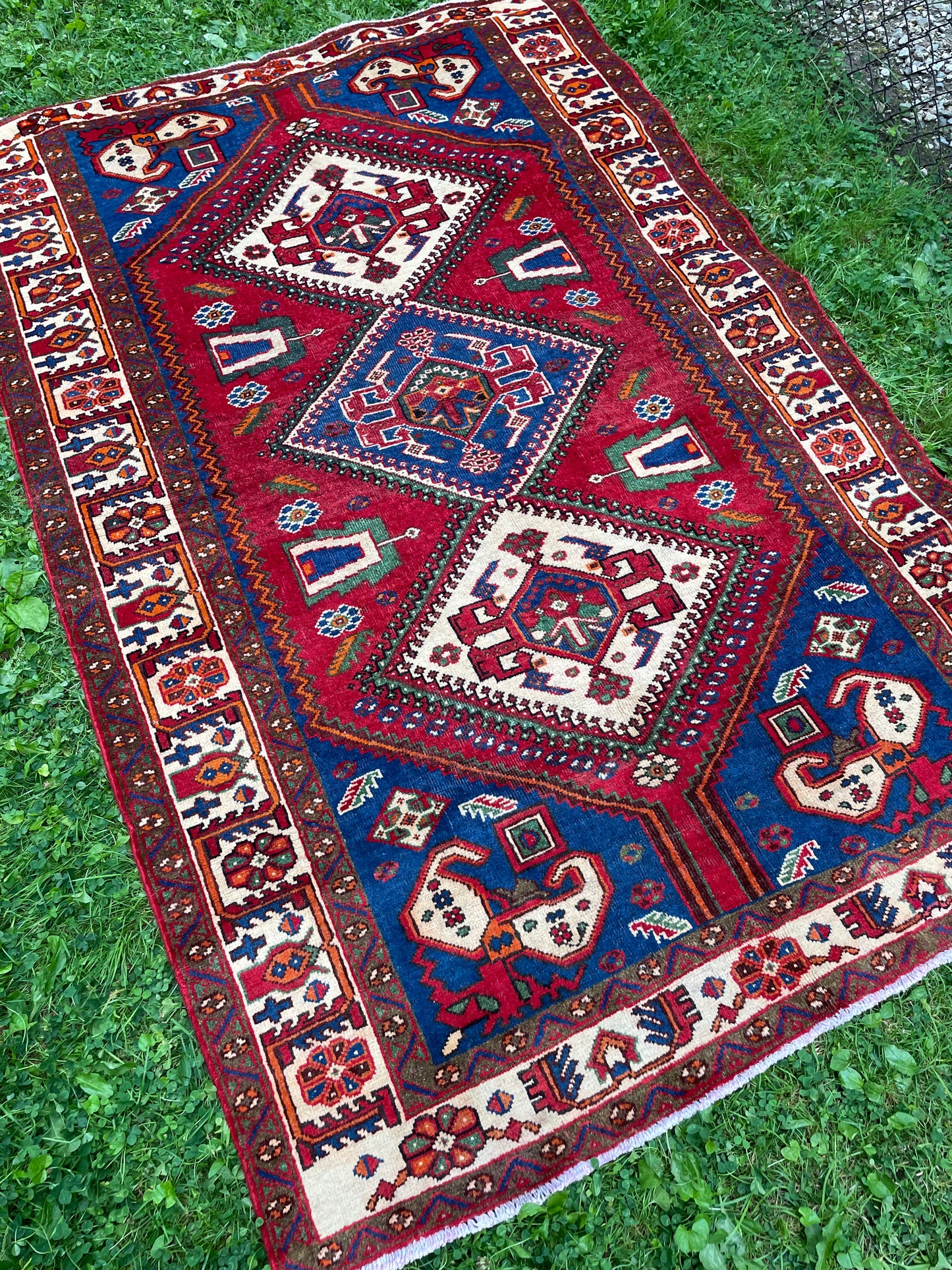 JAHAN 6’ 7 “ x 4’ 4” ft. Tribal Persian SHIRAZ Geometric rug