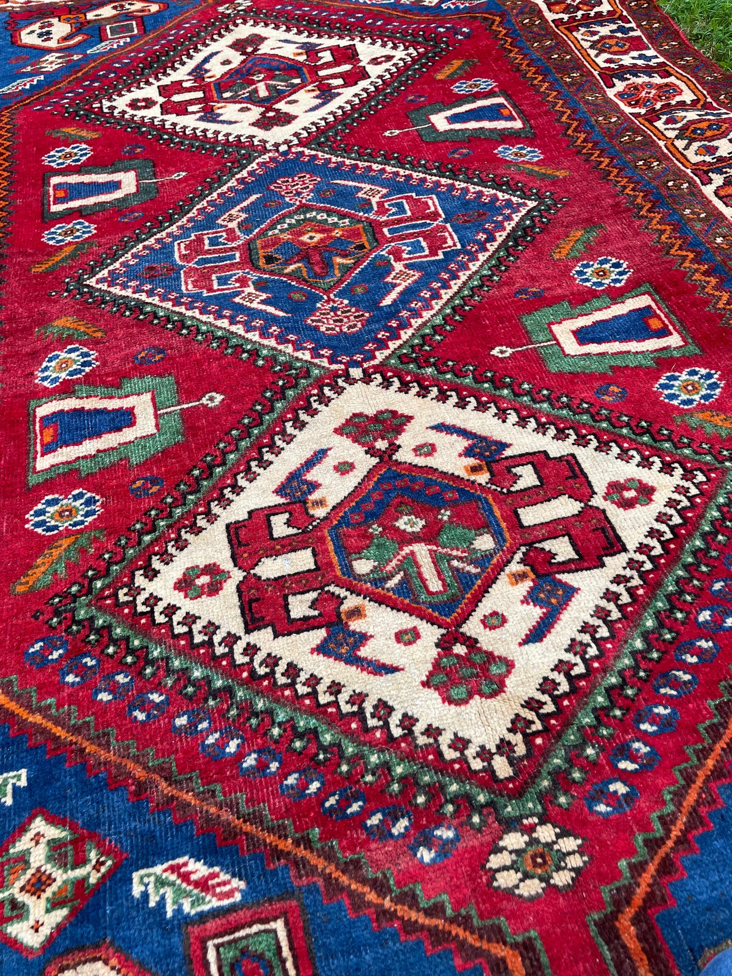 JAHAN 6’ 7 “ x 4’ 4” ft. Tribal Persian SHIRAZ Geometric rug