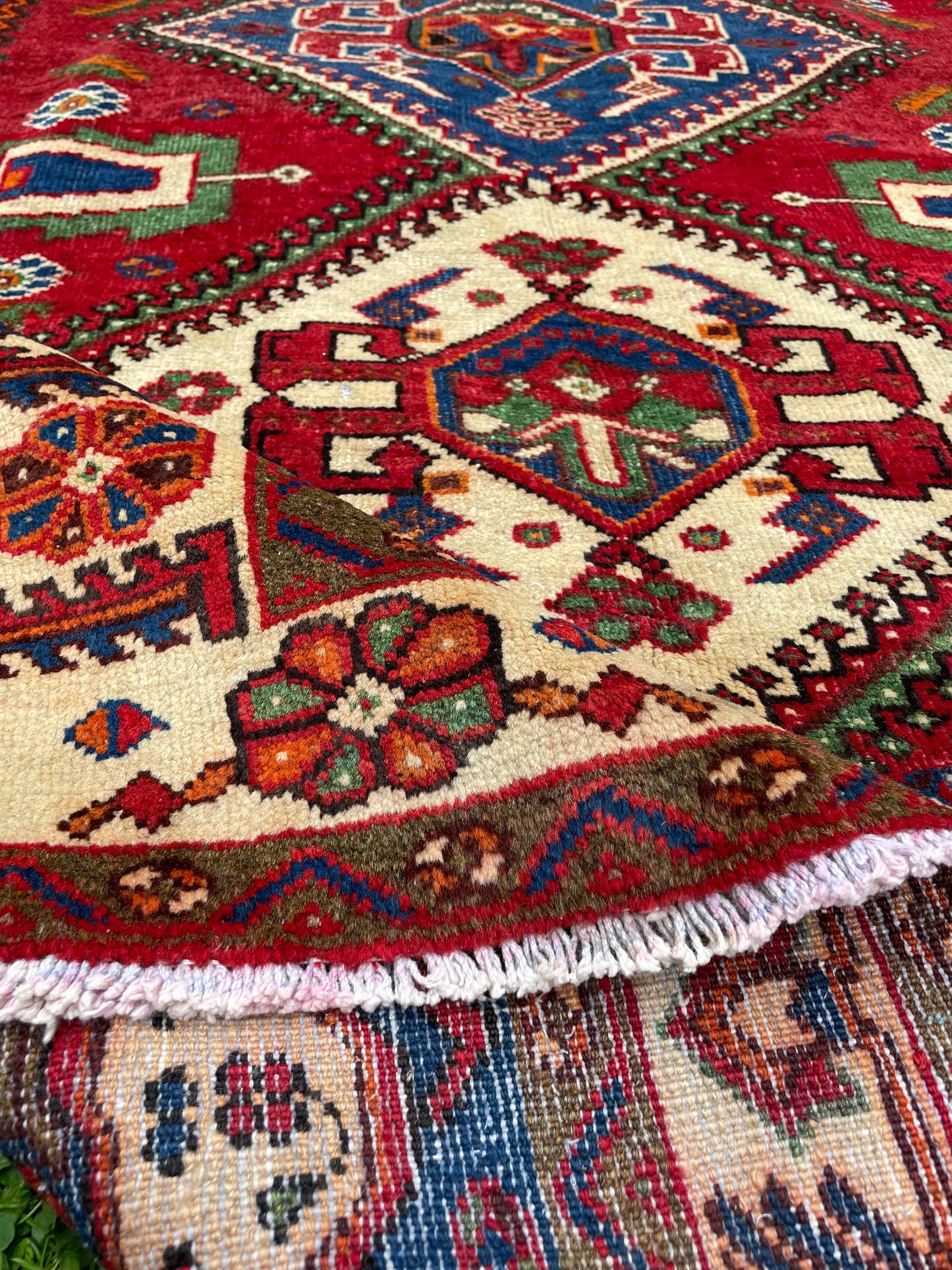 JAHAN 6’ 7 “ x 4’ 4” ft. Tribal Persian SHIRAZ Geometric rug