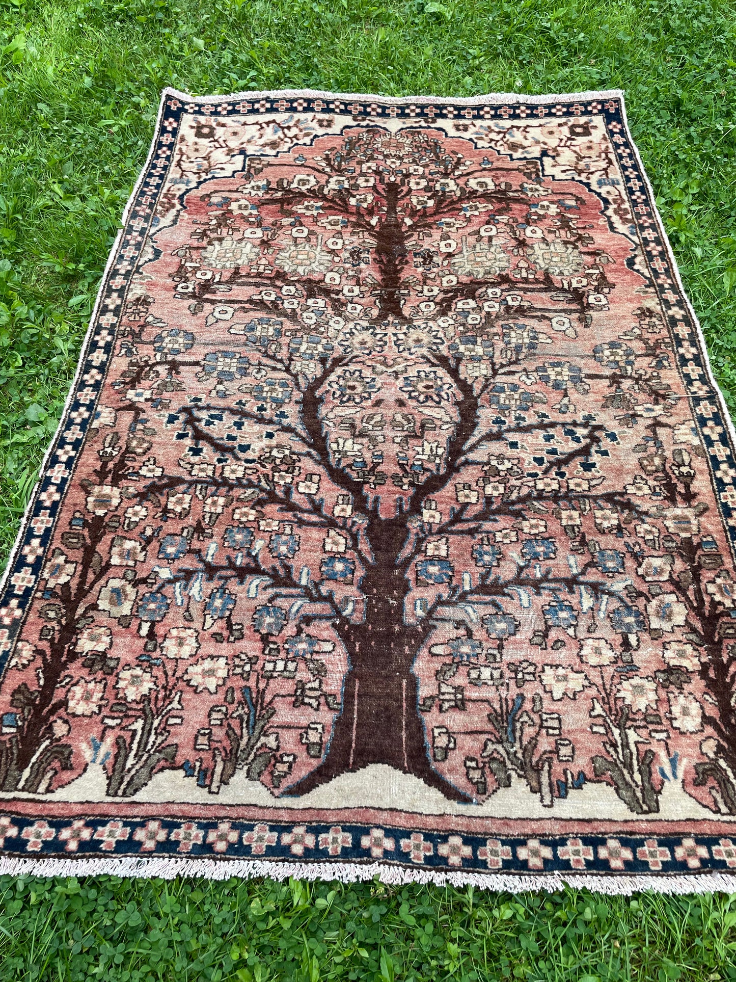 Tree of Life 5' 1" by 3' 4"  ft. Vintage Hand-knotted Rug